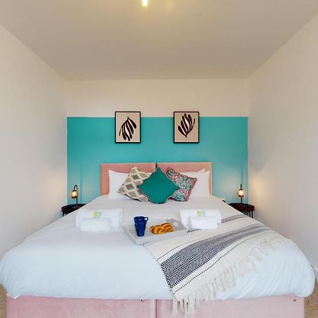 Cosy Cardiff Apartment And Patio Bagian luar foto