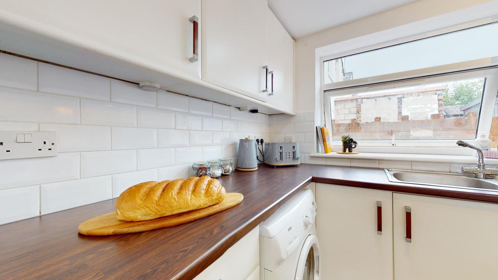 Cosy Cardiff Apartment And Patio Bagian luar foto