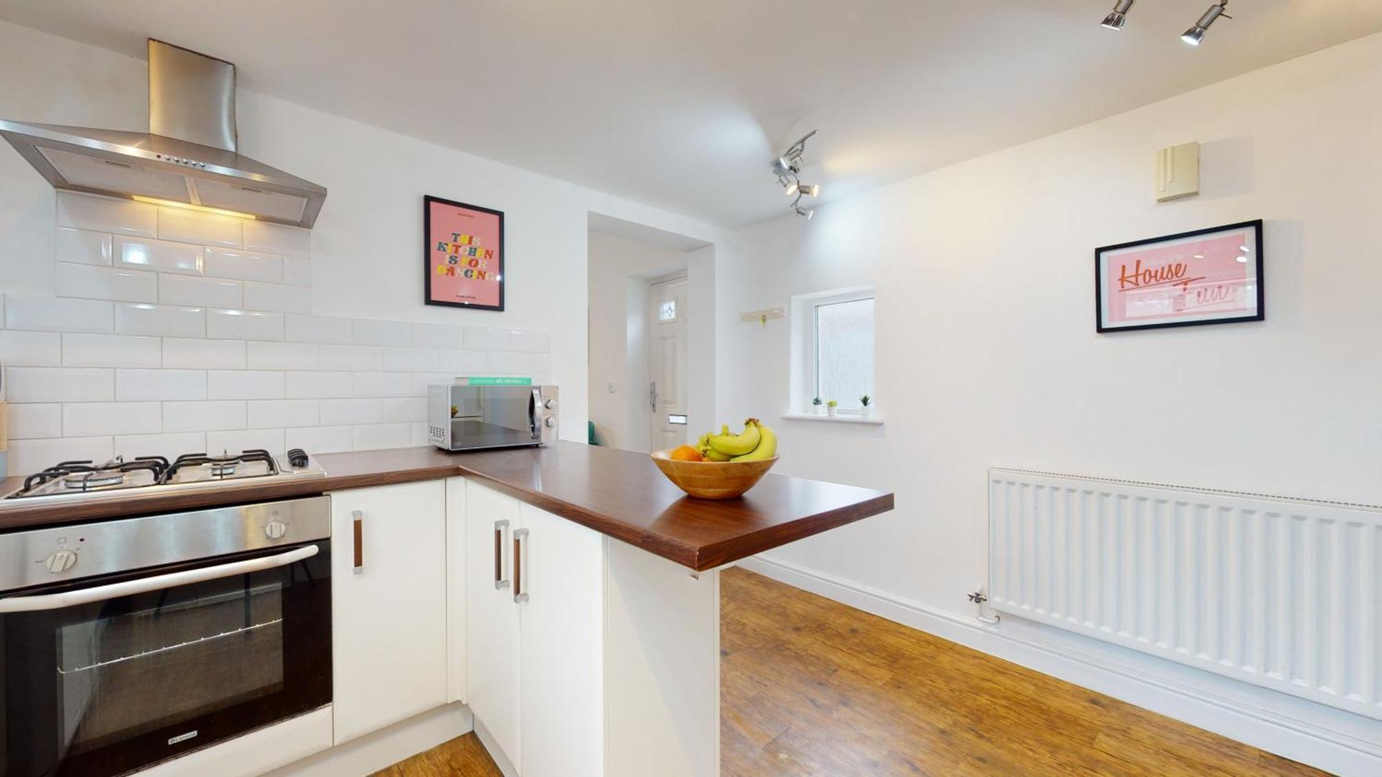 Cosy Cardiff Apartment And Patio Bagian luar foto