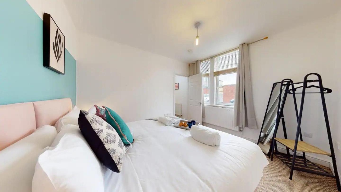 Cosy Cardiff Apartment And Patio Bagian luar foto